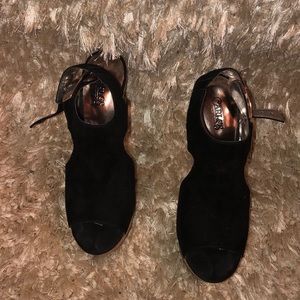 Carlos Santana | Black Wedges